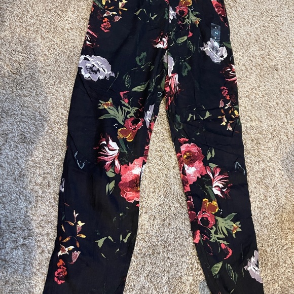 BRAND NEW ABERCROMBIE AND FITCH LIGHTWEIGHT TROUSER PANTS 👖 🌺 - Picture 2 of 6
